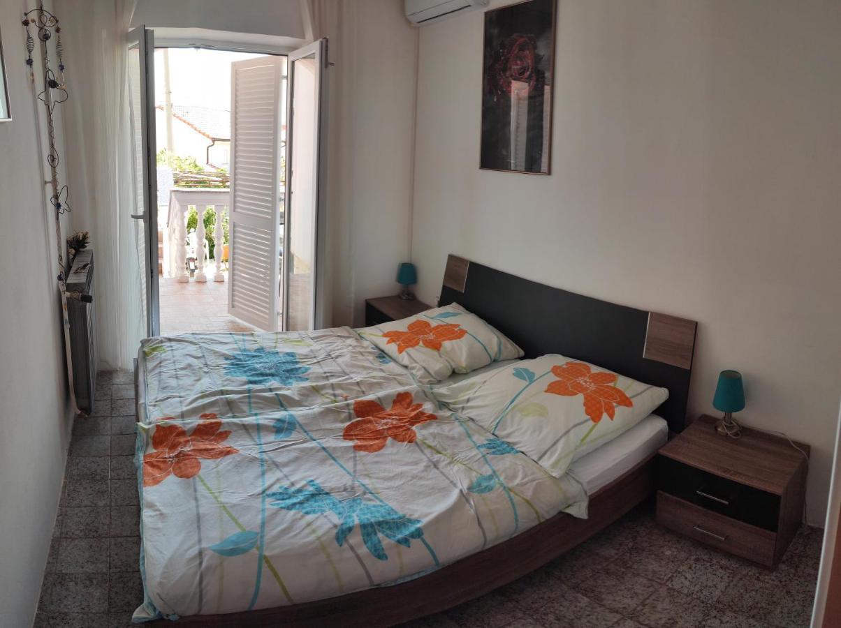 Apartmani Sabira Novi Vinodolski Exterior foto
